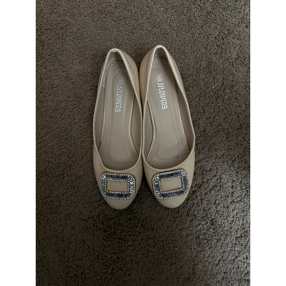 Women's JFLOWERS Beige Flats & Loafers Size 10 with Gold Accents